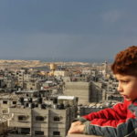 O pároco de Gaza: o Papa nos pediu para proteger as crianças
